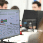 Analytics dashboard showing fulfillment KPIs and performance metrics used by European e-commerce to monitor lead times and customer experience.